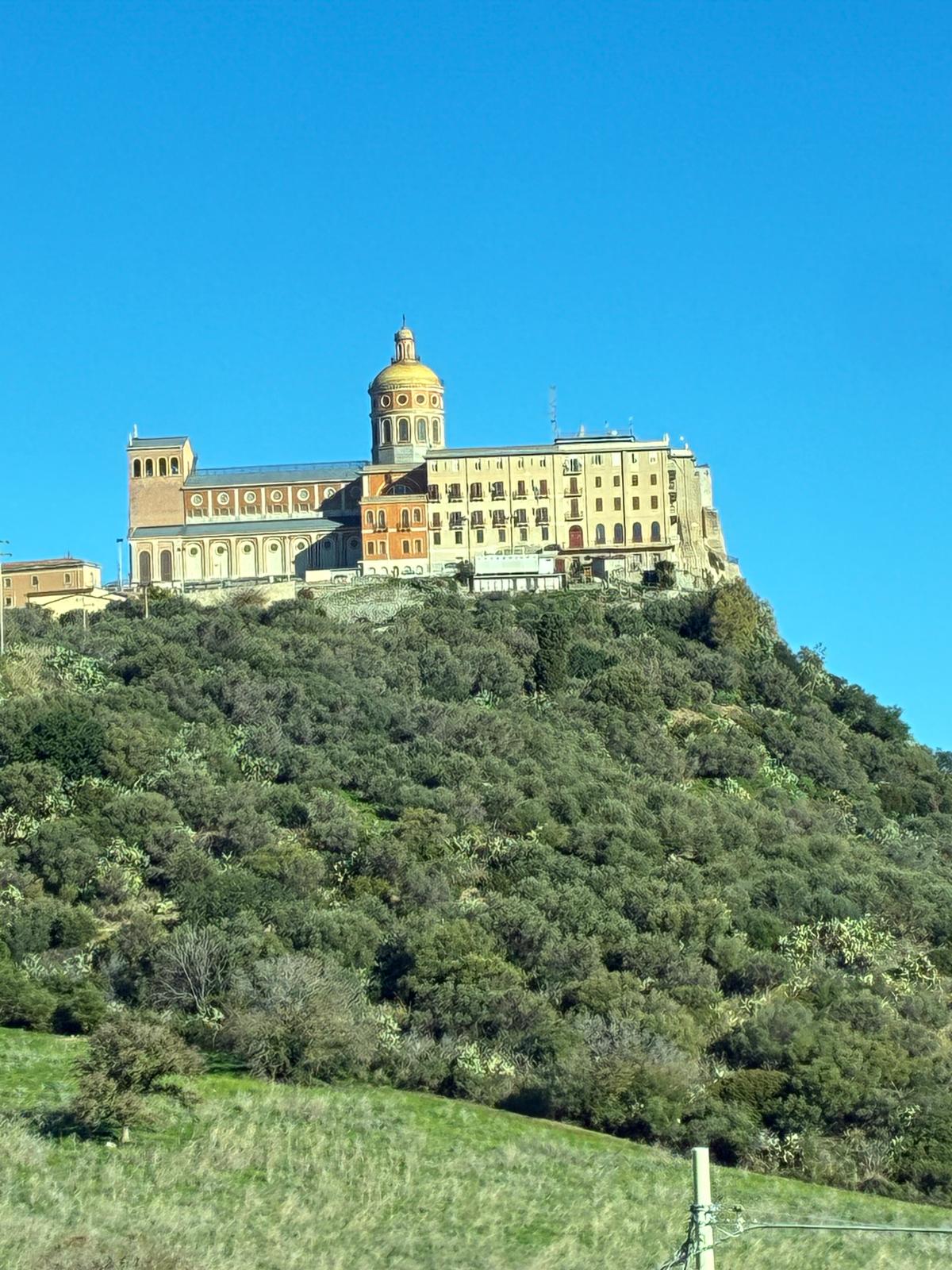 Facciata del Santuario della Madonna Nera di Tindari